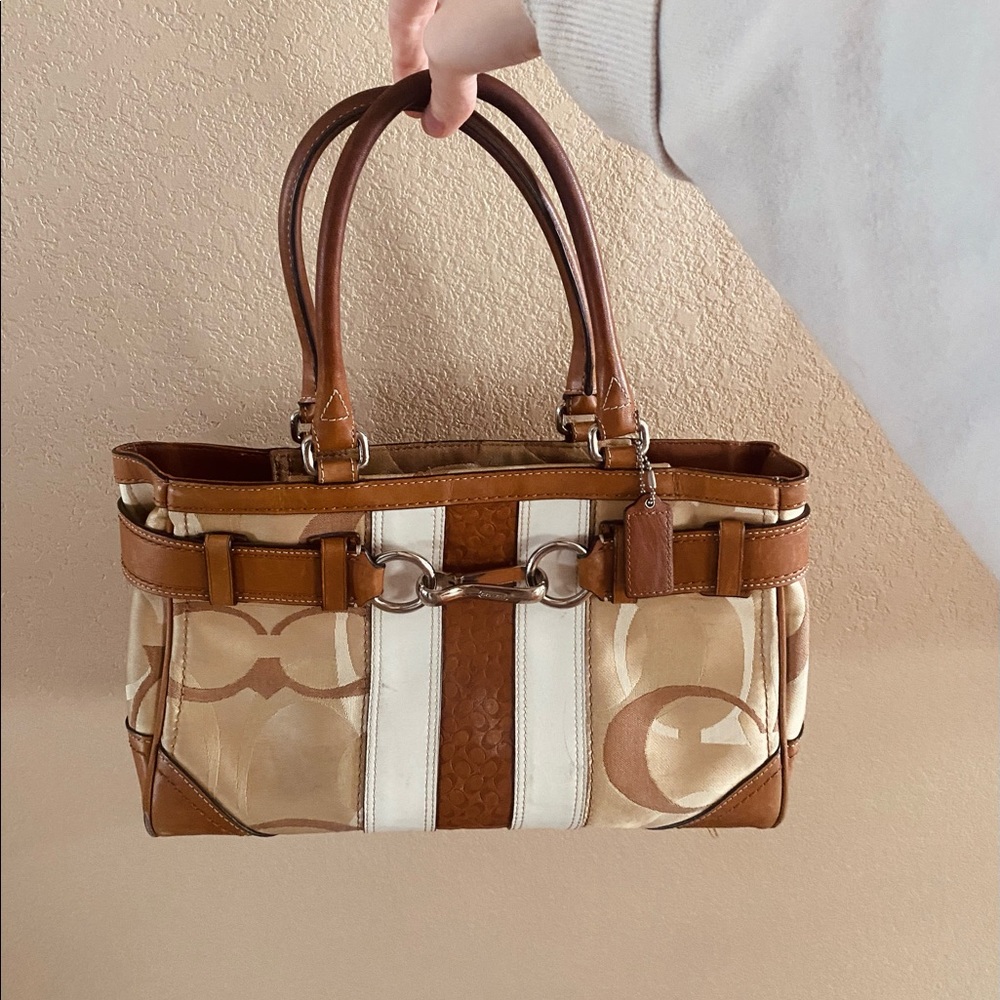 COACH SIGNATURE HAMPTON OPTIC SIGNATURE STRIPE CARYALL SHOULDER BAG